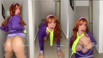 Andrea Rodas peituda ruiva com seu bundão balançando