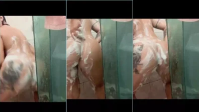 Bianca Souza nua toda ensaboada no banheiro