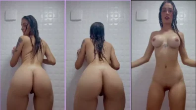 Sabrina Oliveira no banho exibindo a bunda pelada