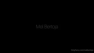 Vazou video do onlyfans da Mel Bertoja