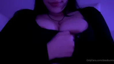 Dreabunnie mostrou as tetas lindas