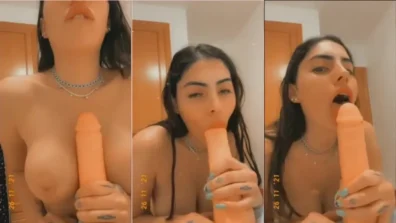 Pau Franco lambendo o consolo grande