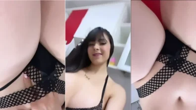 Juliana Bonde colocou mão dentro da calcinha e brincou com a xota