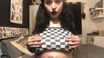 Lydia Ghost peituda toda maquiada sexy se mostrando