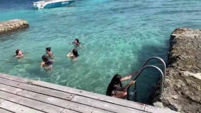 Melisa wild com amigas piranhas de biquini na praia
