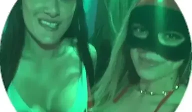 Video amador da amascaradamisteriosa se exibindo