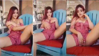 Sharon Winner ruiva gata do onlyfans mostrando a xota