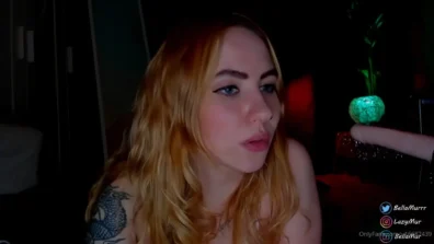 Bella Mur usou a maquina de sexo para se masturbar